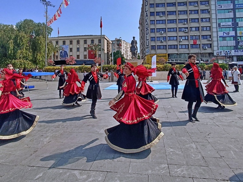 19 Mayıs Atatürk'ü Anma, Gençlik ve Spor Bayramı İlçemizde Coşku ile Kutlandı.